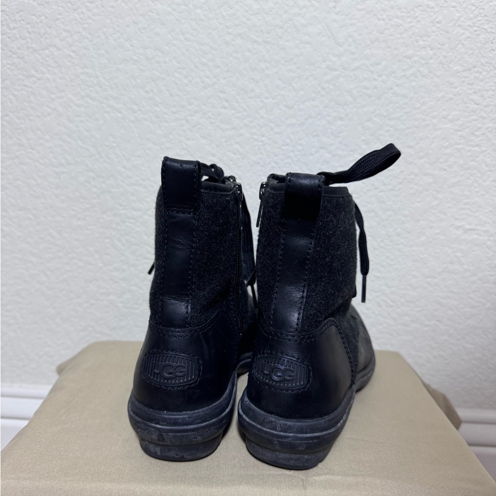UGG Women's/Girls Hapsburg Laces & Zipper Black Leather Boots - Size 5.5 - Picture 5 of 10
